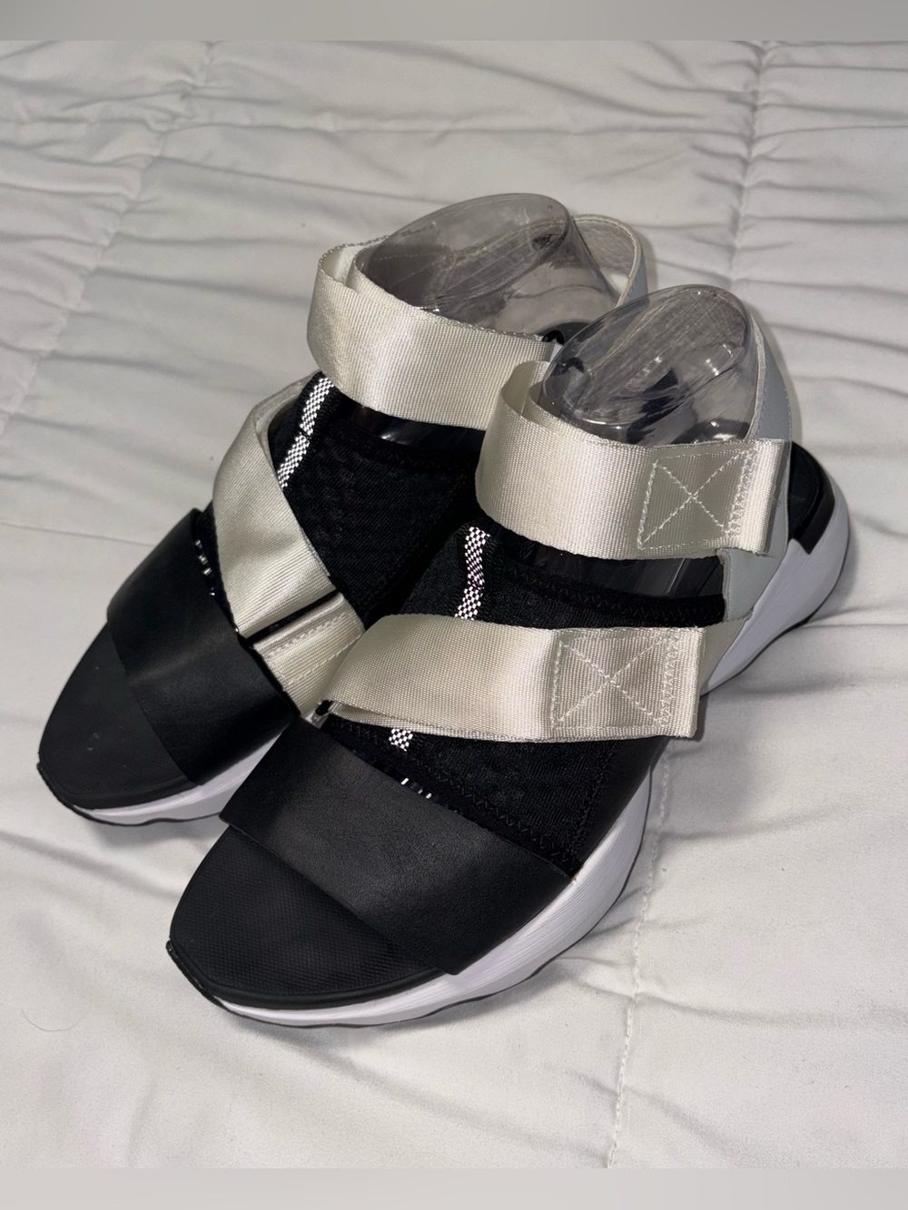 Sorel Kinetic Impact Sandal Black White Leather Mesh Platform Sporty Women sz 10